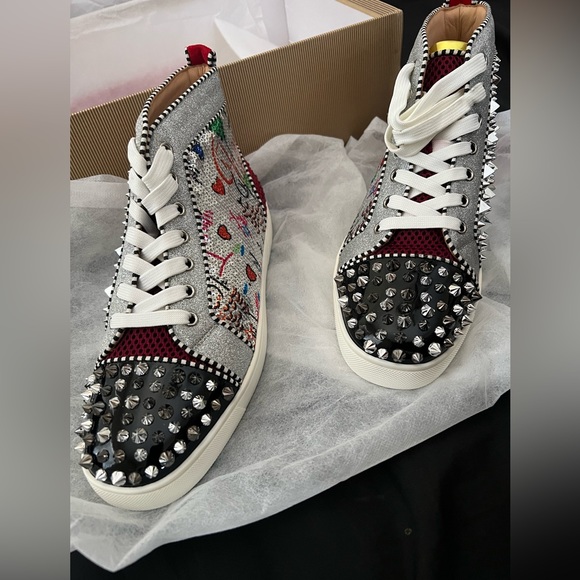 LOUIS FLAT SAFFIANO/CALF P/CALF/PAT/STRASS
C653 VERSION CRYSTAL GRAY - Picture 2 of 5